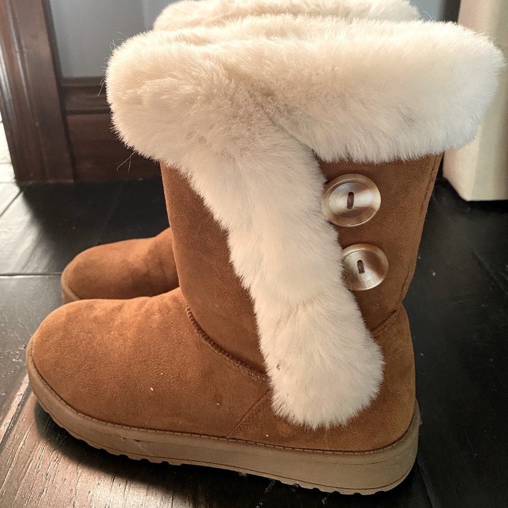 Girls size 5 winter boots